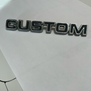 FORD, D5UB CUSTOM metal emblem. Original Vintage.